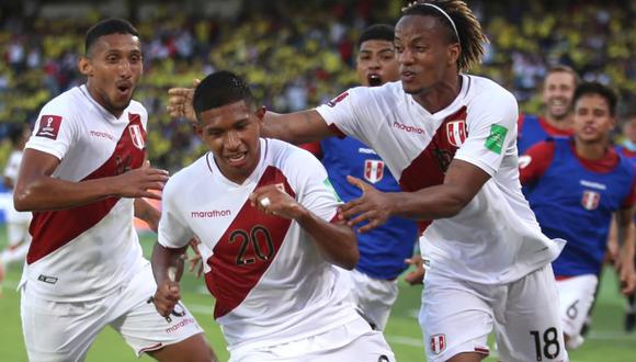 Perú no tuvo muchas chances para generar peligro en el arco colombiano, pero en una de sus pocas ocasiones consiguió el tanto de la victoria. (Foto: Selección Peruana/Twitter)
