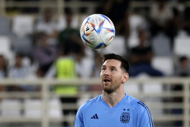 A pesar de sus 35 años, Messi está en el once de los mejores pagados de Qatar 2022 (Photo by Karim SAHIB / AFP)