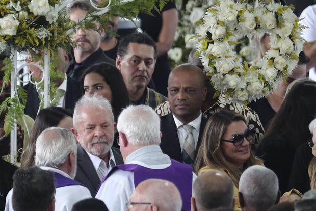 AME4006. SANTOS (BRASIL), 03/01/2023.- El presidente de Brasil, Luiz Inacio Lula da Silva, acompañado de la primera dama, Rosângela 