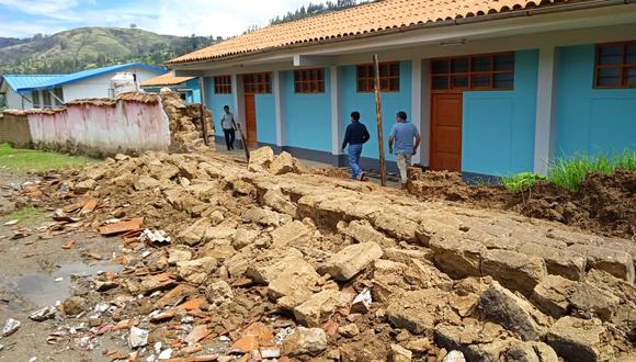 Fuertes lluvias derrumbaron cerco de ladrillos de un colegio en Áncash (Foto: COER)