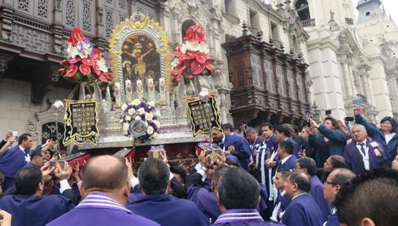La procesión del Señor de los Milagros para octubre próximo que vuelve a las calles no contempla el recorrido a la Plaza Mayor de Lima. (Foto: Archivo/GEC)