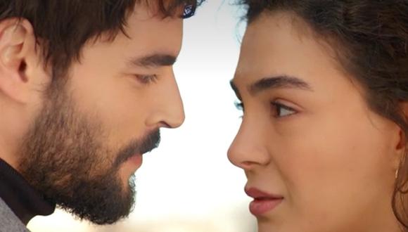 Ebru Şahin y Akın Akınözü fueron la pareja más famosa de la ficción al protagonizar la telenovela "Hercai" (Foto: MIA Yapim)