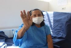 Mujer de 71
                        aos fue dada de alta tras vencer al COVID-19 en
                        el Hospital Emergencia Ate Vitarte