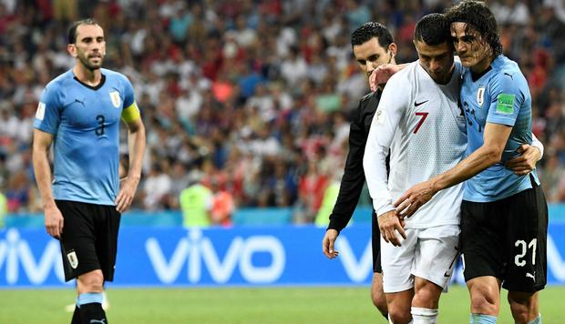 Cristiano Ronaldo y Cavani, de Uruguay, ya se vieron las caras en el último mundial, aunque fue en octavos de final de Rusia 2018 (Foto: EFE)
