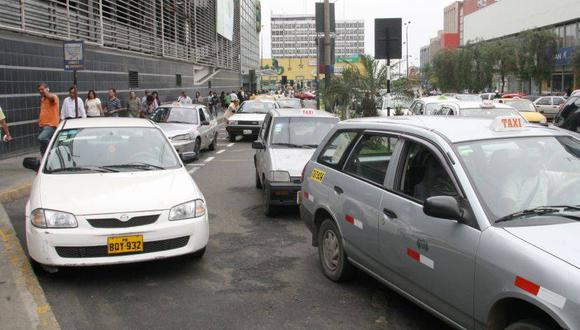En Lima y Callao hay conductores que realizan el servicio de taxi de manera informal. (Foto: USI)