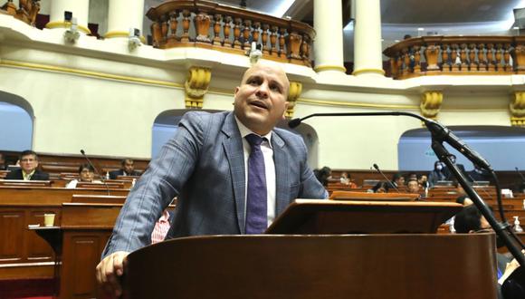 El ministro Alejandro Salas se presentó este jueves en el Pleno del Parlamento. (Foto: Congreso)