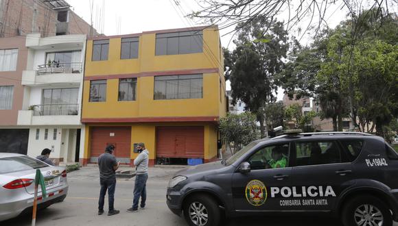 Policía llegó al lugar del delito para iniciar las pesquisas. | Foto: Violeta Ayasta