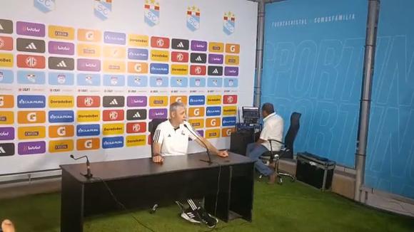 Entrenador de Sporting Cristal confirma lesión de Alejandro Duarte  (video: @PitazoFinal2023)