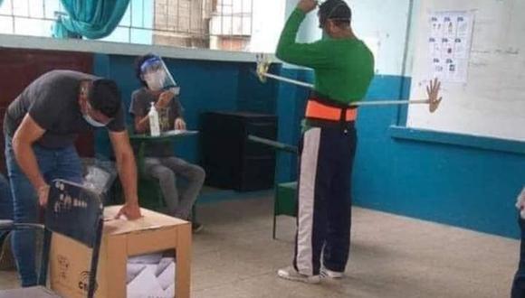 Peruano ingenioso apareció de esta forma para votar en estas Elecciones 2021.