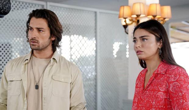 Telenovela “Ada Masali: El cuento de la isla” es protagonizada por los actores Alp Navruz  y Ayça Aysin Turan (Foto: Ay Yapım)