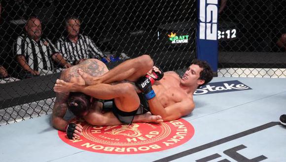 Claudio 'Niño' Puelles derrotó por sumisión a Clay Guida en el UFC Vegas 52.