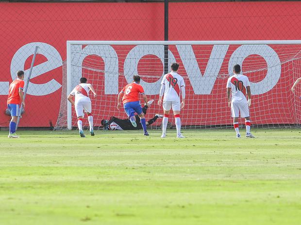 Selección peruana sub 20 se enfrentó en un amistoso a su similar de Chile en la Videna. Foto: FPF.