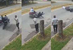 ¡Impresionante! Sujeto lanza reja a ladrones que huían tras robarle la moto a un comerciante