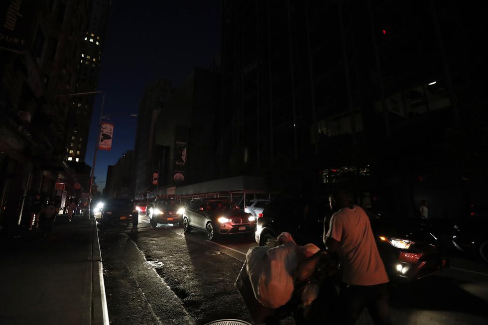 ¡A OSCURAS! Gigantesco apagón afectó a Manhattan por más de 3 horas