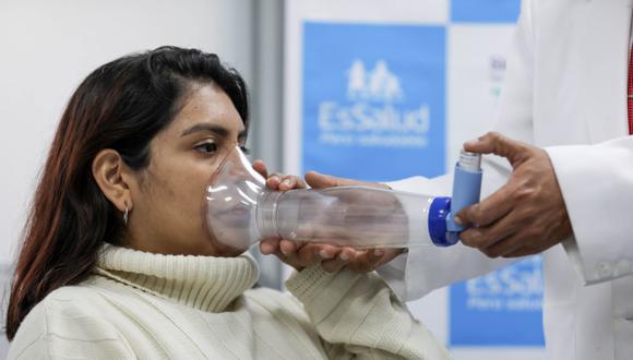 Las enfermedades respiratorias aumentarán con la llegada del invierno. (Foto: EsSalud)