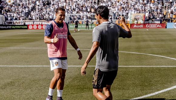 Chicharito Hernández tuvo un emotivo encuentro con Carlos Vela. (Foto: Los Angeles FC)