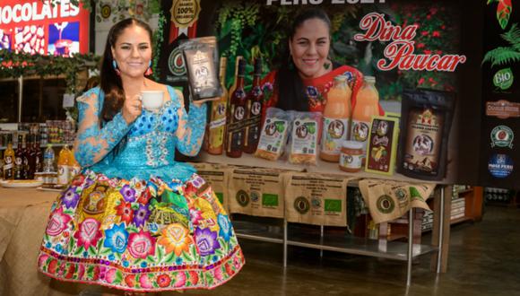 Dina Páucar: La cantante folclórica se reinventa y ahora vende café y chocolates. (Foto: Henry Gines)