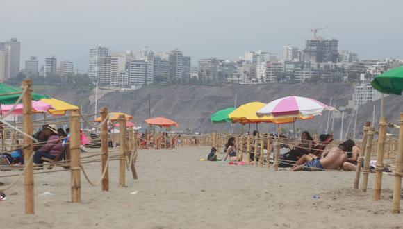 Gobierno dispuso el cierre de playas el 31 de diciembre y el 1 de enero ante el incremento de casos ´de COVID-19. Foto: Juan Ponce Valenzuela/@photo.gec