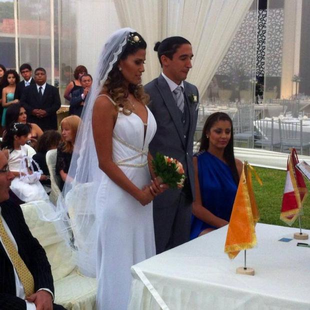 Mongrut y Germán se casaron el sábado 21 de diciembre. Irán a por la ceremonia civil a Argentina. (Fotos: Facebook)