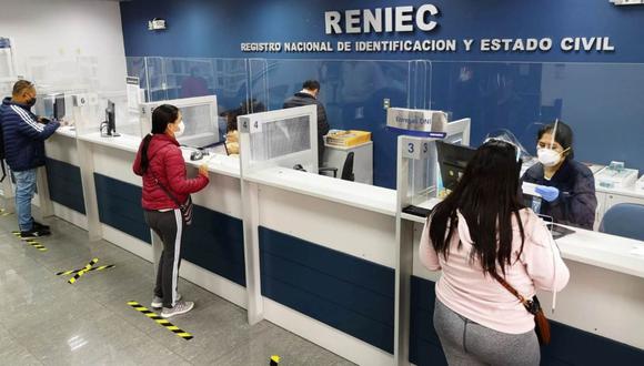 Reniec reduce aforo en sus locales y ya no entregará DNI los sábados. (Foto: Andina)