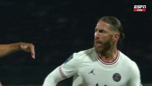 Sergio Ramos anotó de cabeza el 2-0 del conjunto parisino. Foto: Captura de pantalla de ESPN.