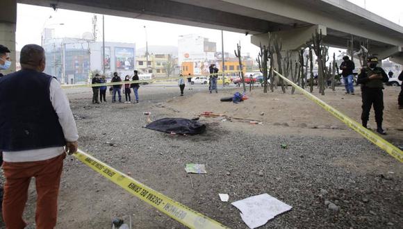 Escena del crimen estaba debajo del bypass de la Panamericana Norte. | Foto: Jessica Vicente / Diario Trome