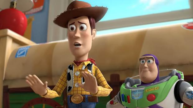 Cuando Woody y Bozz Lightyear intentan calmar a los juguetes diciéndoles que Andy no los ha olvidado "Toy Story 3" (Foto: Pixar)