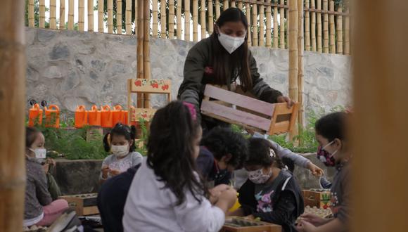 Con el fin de contribuir a la formación de habilidades cognitivas, físicas y sociales de los niños, la Municipalidad de San Isidro ofrece talleres presenciales en el biohuerto del Parque Bicentenario. (Foto: Municipalidad de San isidro)