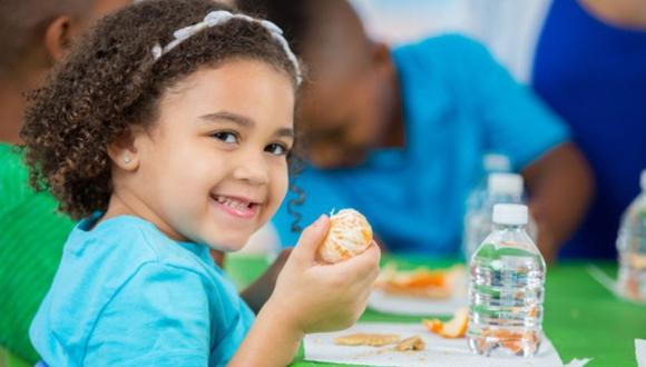 La alimentación saludable es fundamental para el desarrollo de los niños.