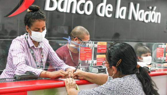 Banco de la Nación habilitó un semáforo digital de atención que indica si una agencia se encuentra libre o saturada. (Foto: Andina)