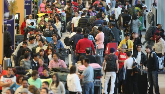 Más de 3.3 millones de peruanos que salieron del país desde la década del 90 no han retornado. (Foto: USI)