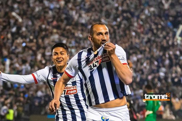 Hernán Barcos ha puesto a Alianza Lima nuevamente en la pela por el título  (Foto: @ClubALoficial)