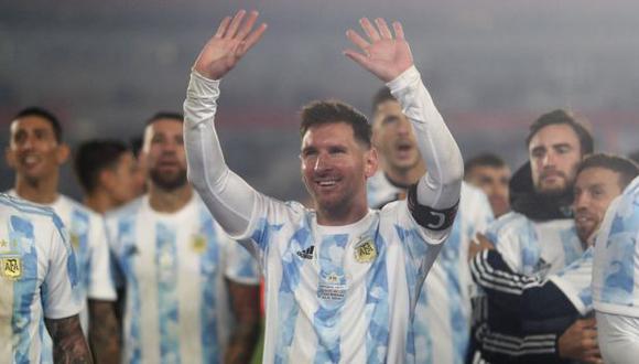 Lionel Messi deja un mensaje en la celebración de Argentina. (Foto: AFP)