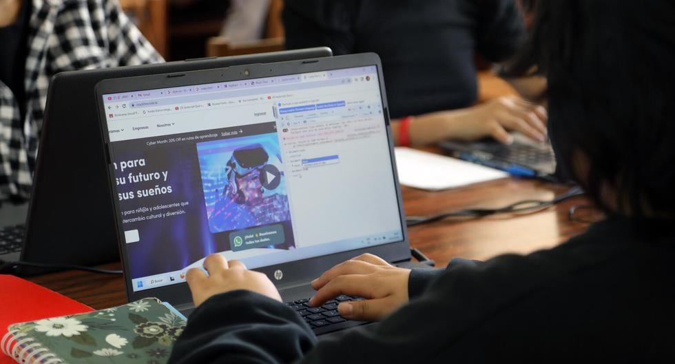 2da Hackathon: acercando a más adolescentes mujeres al campo de la tecnología