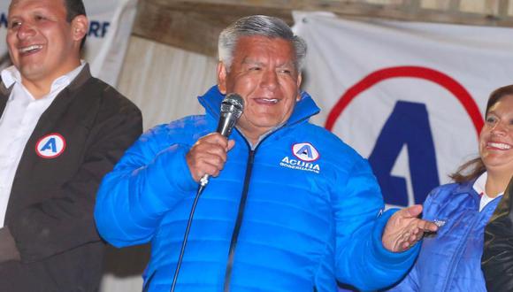 César Acuña cometió un lapsus durante uno de sus mítines de campaña, en el marco de las elecciones regionales y municipales 2022. (Foto: GEC)