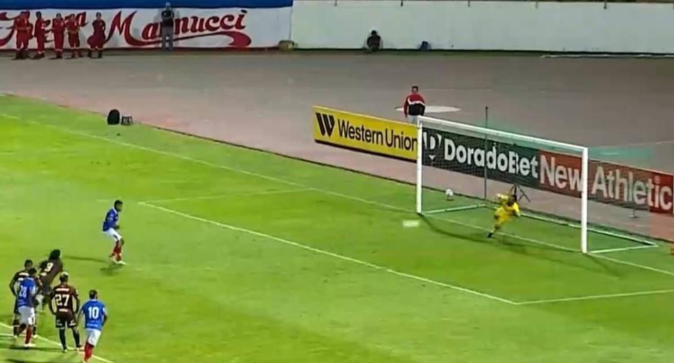 José Carvallo tapó un penal en el Universitario Mannucci en el Mansiche de  Trujillo | Liga 1 | Futbol peruano | trcm | DEPORTES | TROME