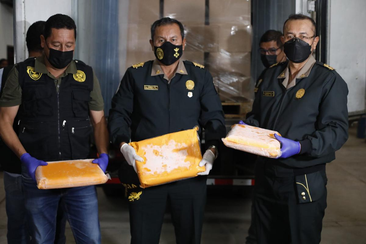 Villa El Salvador: Policías decomisan 4 toneladas cocaina pulpa mango | imp  | ACTUALIDAD | TROME
