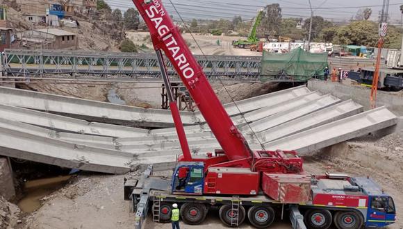 Emape culpa a chofer de grúa por desplome de vigas del puente Lurín. (Foto: Andina)