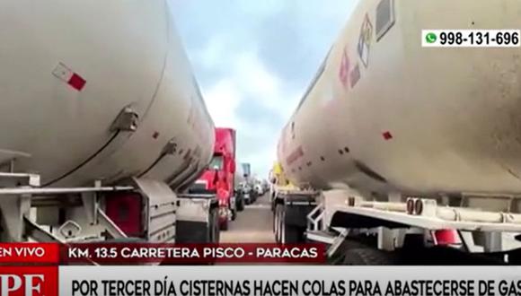 Camiones cisterna forman larga cola para poder abastecerse de GLP | Foto: Captura América Noticias