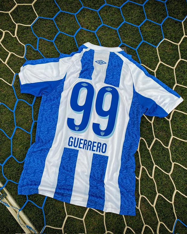 Paolo Guerrero usará la número '99' en el Avaí. Foto: Avaí.