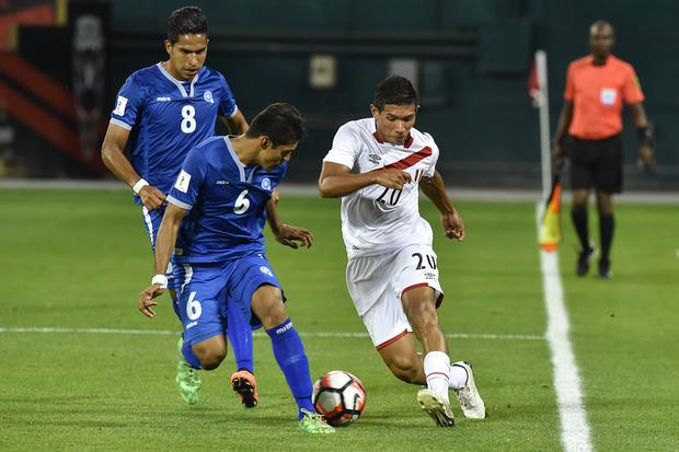 El 29 de mayo de 2016, en un partido amistoso previo a la Copa América Centenario, Perú venció 3-1 a El Salvador. (Foto AFP)