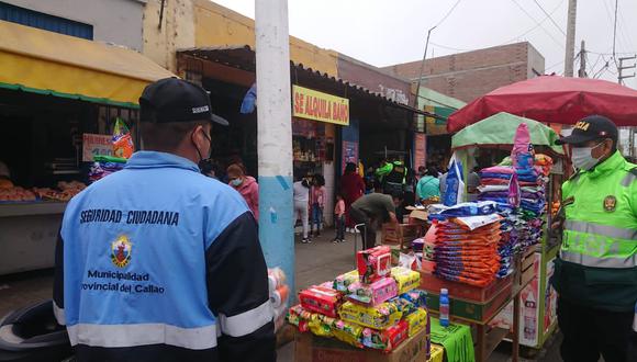 Serenos y policías realizaron el operativo en mercados del Callao. | Foto: Municipalidad del Callao