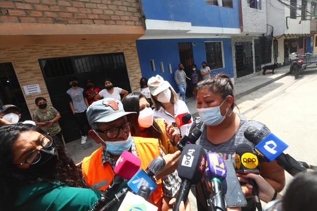 Familiares de las víctimas pidieron ayuda para la joven Miriam Preciosa que lucha por su vida en el hospital 'Daniel A. Carrión'. | Foto: Gonzalo Córdova