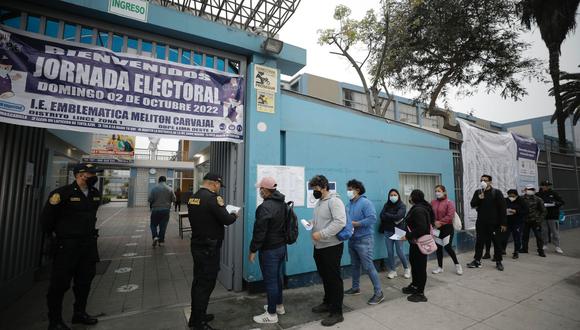 Se inició la jornada electoral en Perú a las siete de la mañana en el país; sin embargo, en Lima y Callao se reportan cifra menor de instalación de mesas de sufragio. (Foto: Joel Alonzo/ @photo.gec)