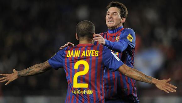 Dani Alves jugó con Lionel Messi en Barcelona durante ocho temporadas. (Foto: AFP)