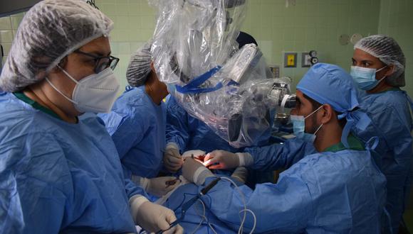 Especialistas del servicio de Cirugía Plástica y Quemados del Instituto Nacional de Salud del Niño realizaron la técnica del colgajo libre microquirúrgico en la operación