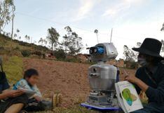 Profesor y
                        su robot “Kipi” dictan clases en el VRAEM en
                        tiempos de pandemia
