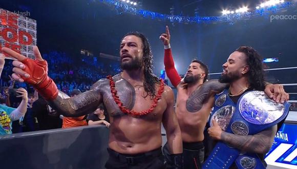 Roman Reigns y Los Uso salieron con el brazo levantado del ring en WrestleMania Backlash. (WWE)