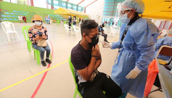 En provincias los menores serán vacunados en los centros e instituciones educativas dispuestos por las direcciones regionales de salud de los gobiernos regionales. (Foto: GEC)
