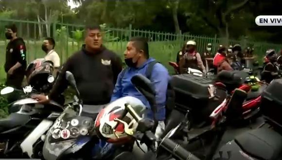 Los manifestantes señalan que utilizan sus motos como herramienta de trabajo y que también son víctimas de la delincuencia. (Captura RPP TV)